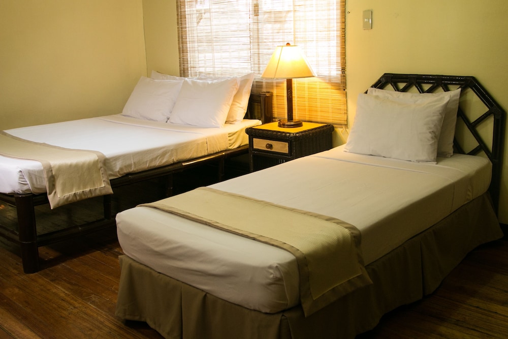 Matabungkay Beach Resort Hotel 14/65