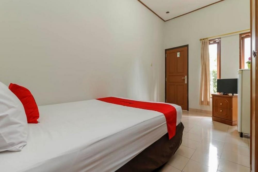 RedDoorz Plus at Karet Pedurenan 3 20/49