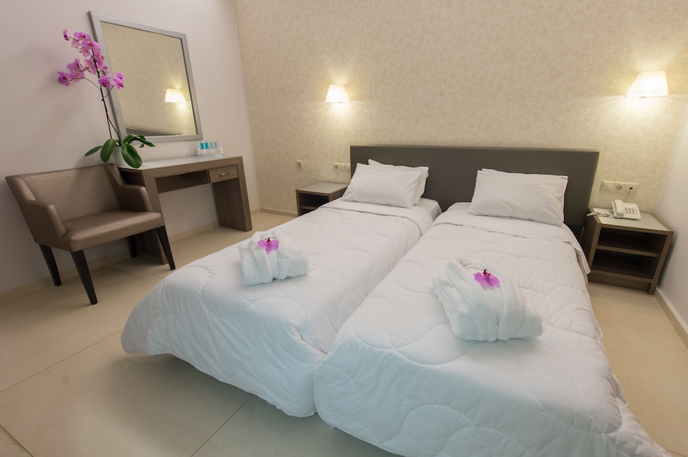 Astron Hotel 7/50