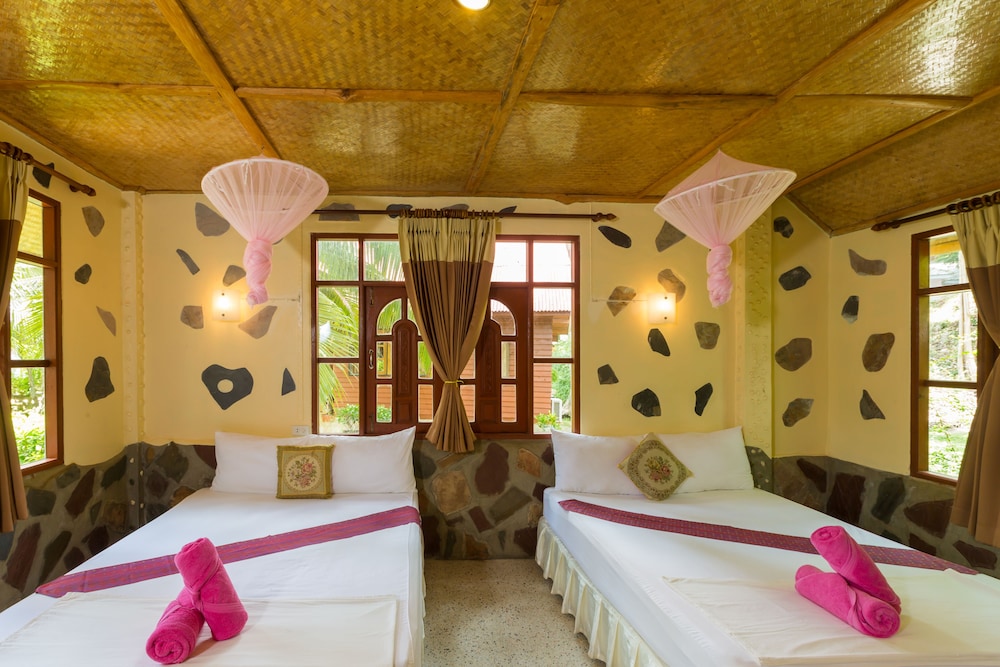 BOTTLE BEACH 1 RESORT 38/74
