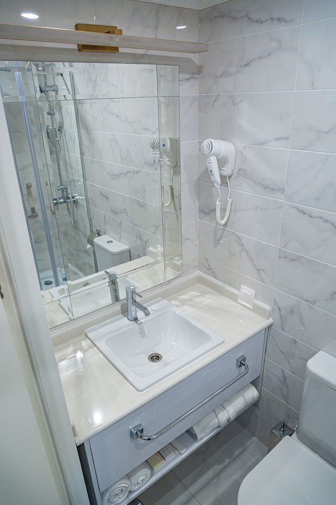Almaty Hotel 50/50