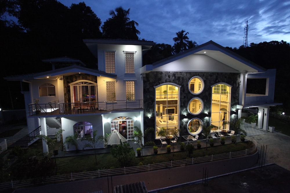 Ayaana Boutique Hotel 3/45