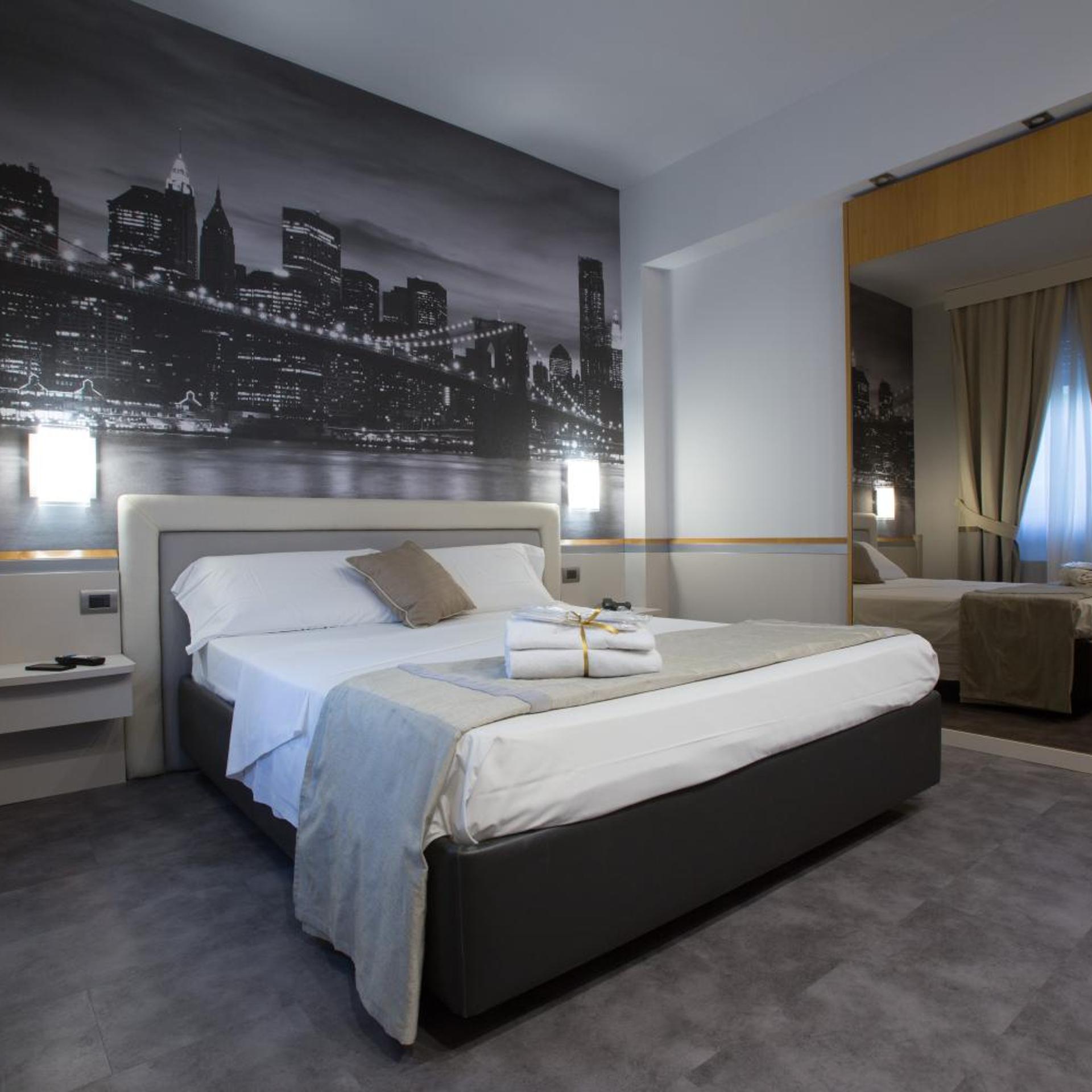 Hotel Motel City 3/50