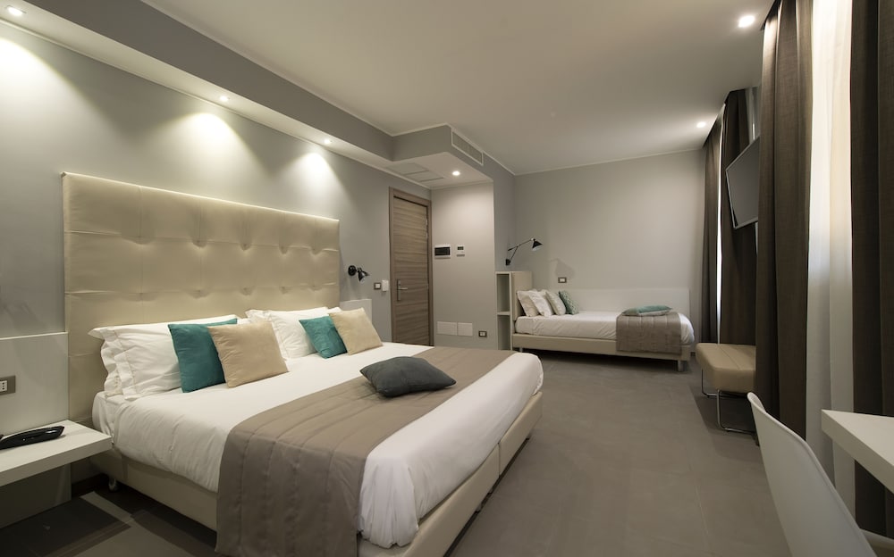 Hotel H21 9/30