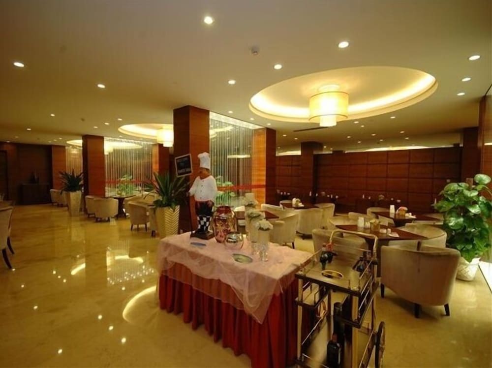 Royal Palace Hotel 13/22
