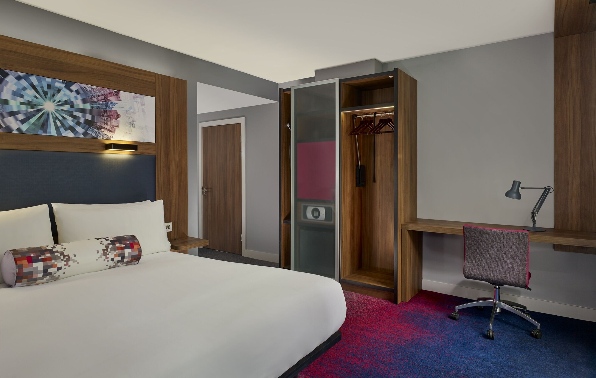 URBAN, KING BED, CITY VIEW