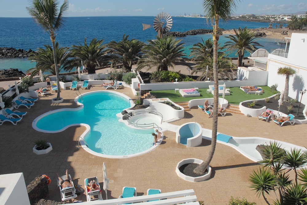 Neptuno Suites - Only Adults 44/50