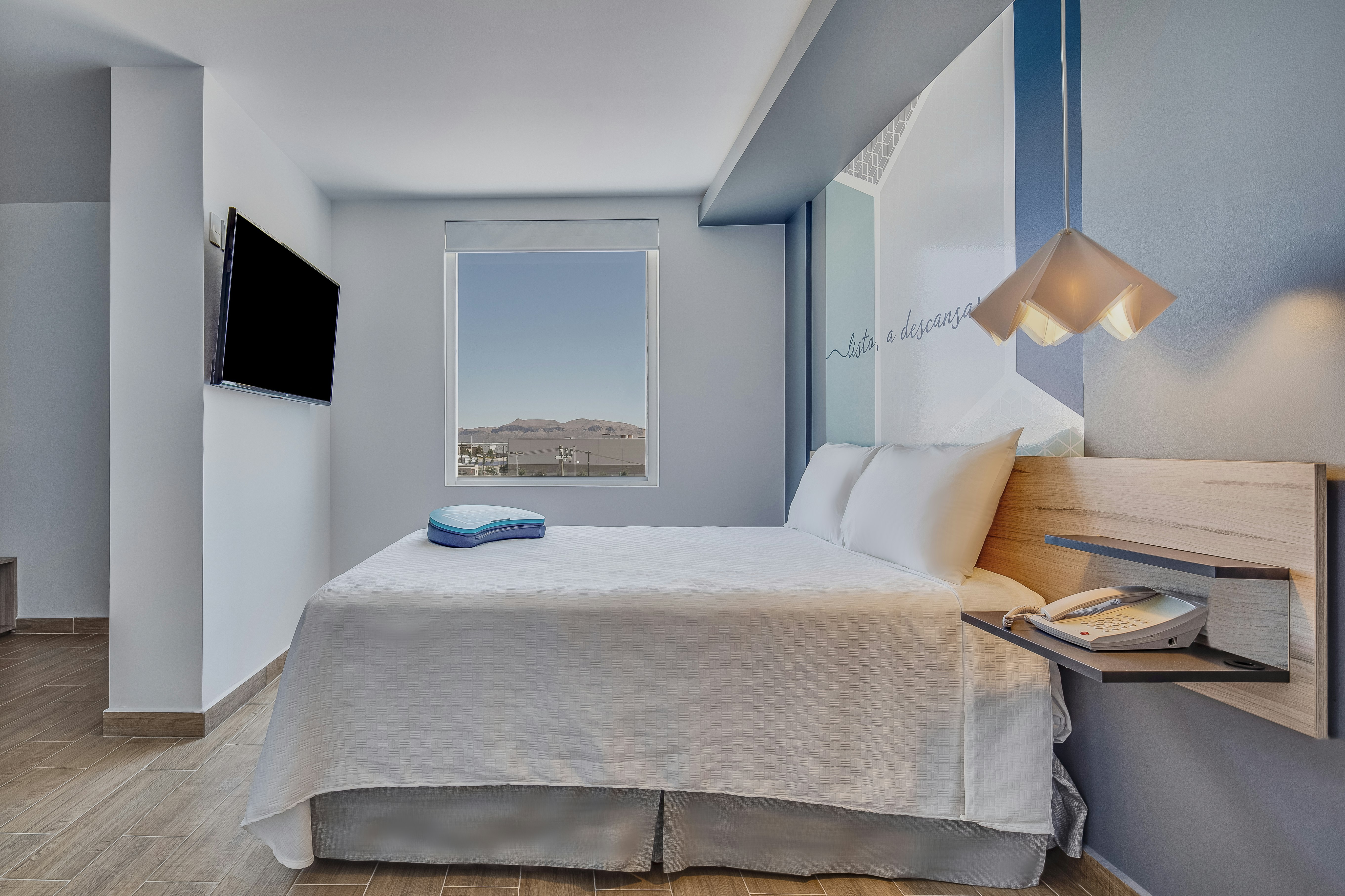 Superior, Queen Bed