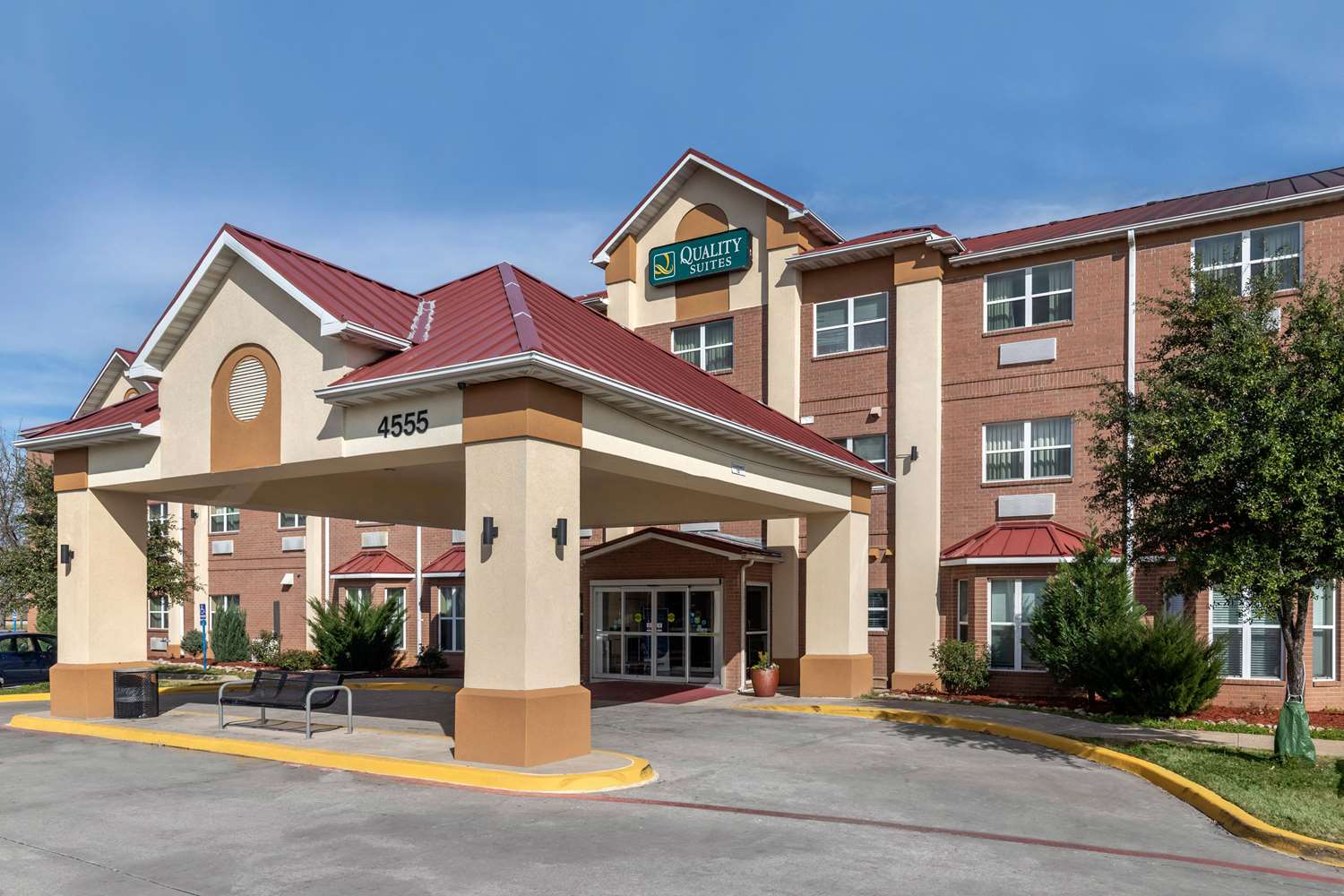 Quality Suites Addison-Dallas 7/42