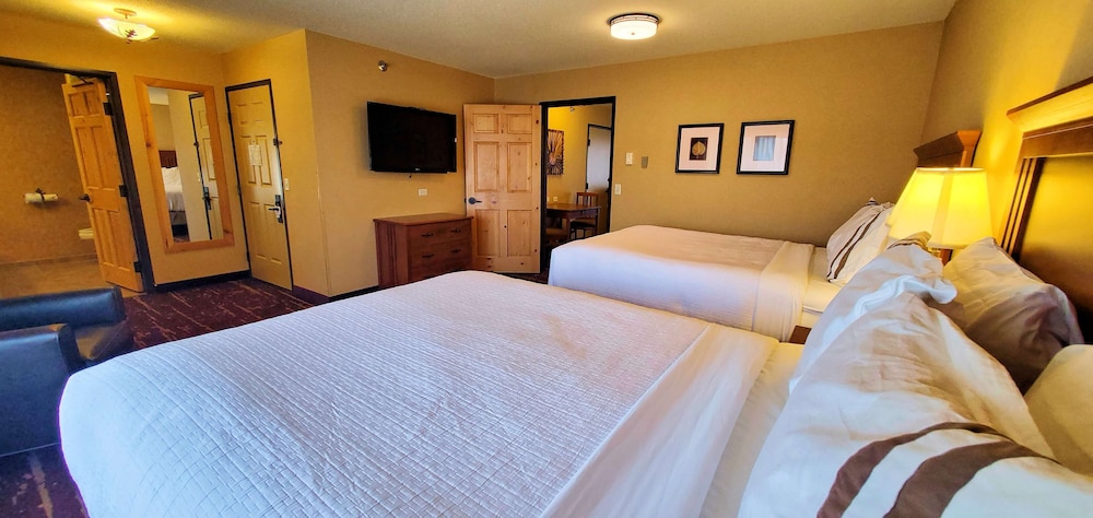 Best Western Premier The Lodge On Lake Detroit 13/35