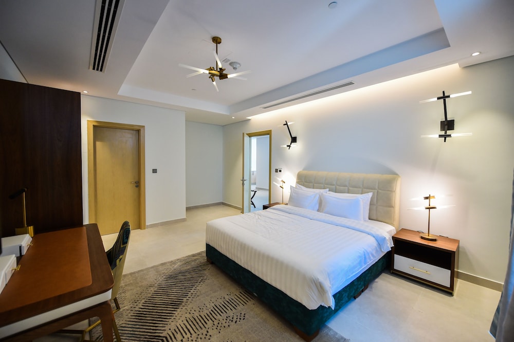 Waterfront Hotel Apartment 19/54