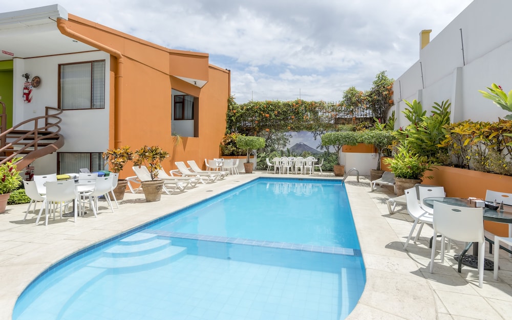 Hotel Suites Cristina 38/69