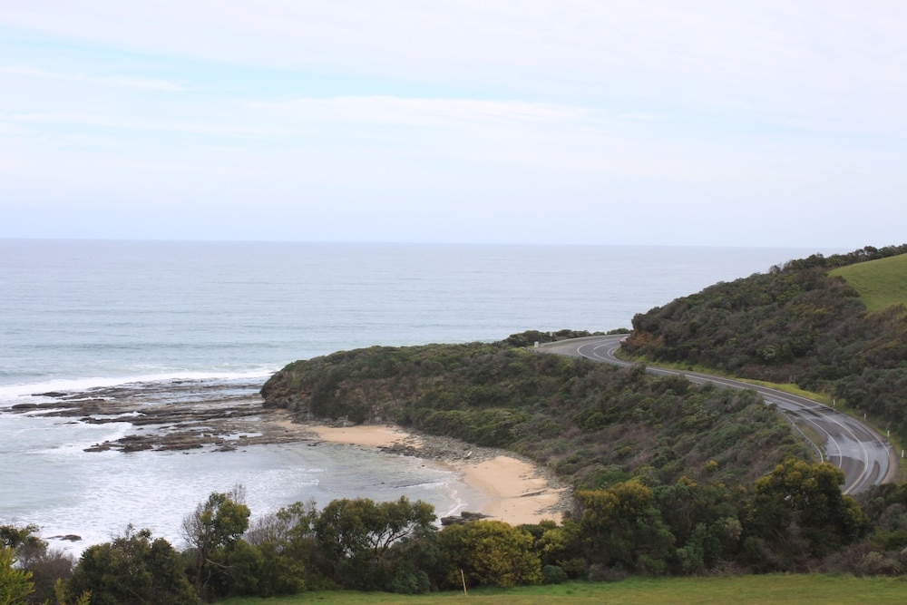 POINTS SOUTH BY THE SEA 47/53
