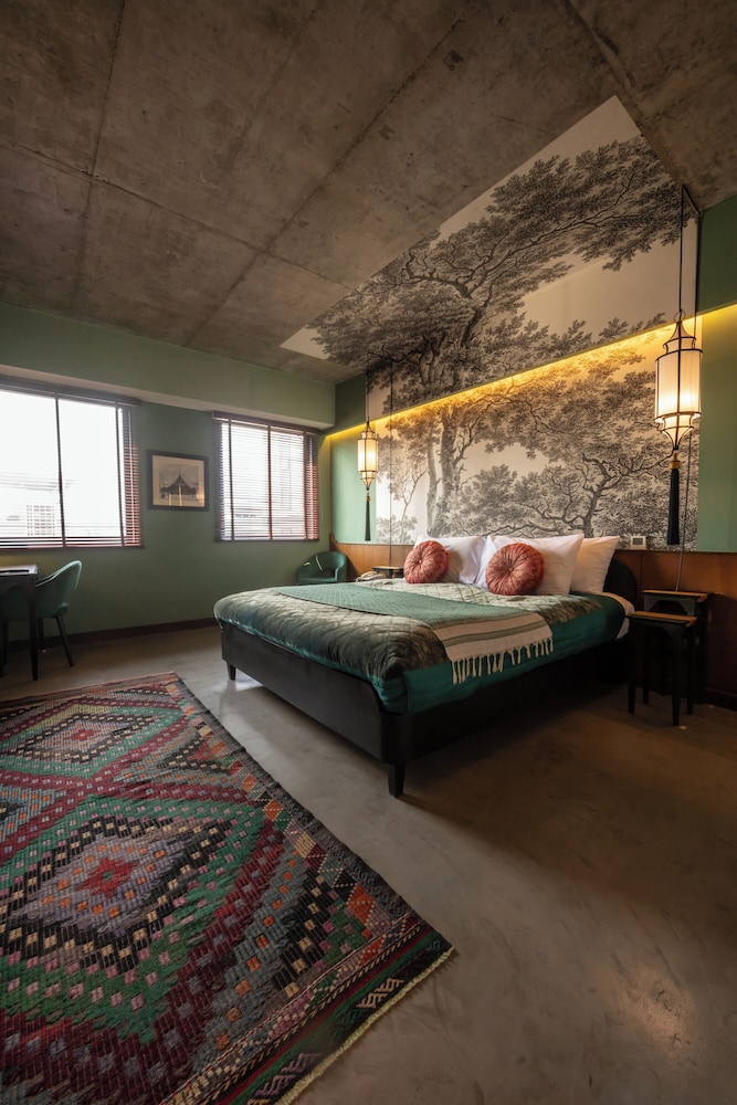 Lao Poet Hotel 63/71