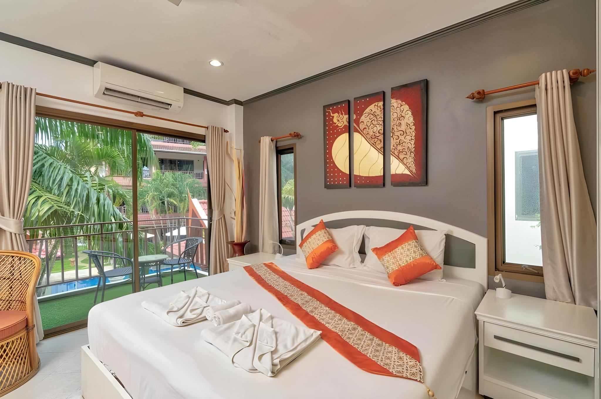 Superior, King Bed, Pool View