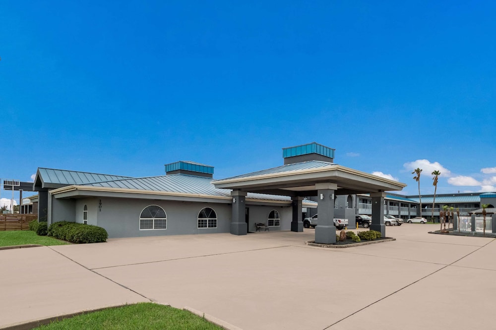 Rodeway Inn & Suites Corpus Christi Northwest 5/42