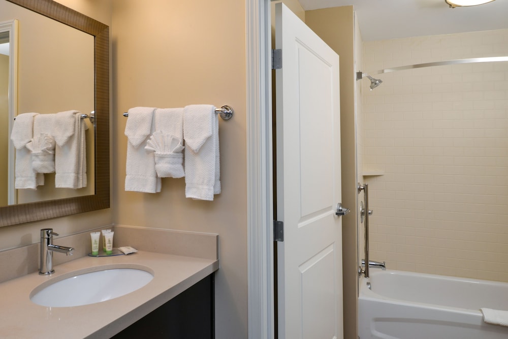 Studio, Suite, Kitchen, Staybridge Suites Merrillville 3/4