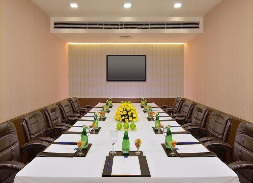 Taurus Sarovar Portico New Delhi 41/49