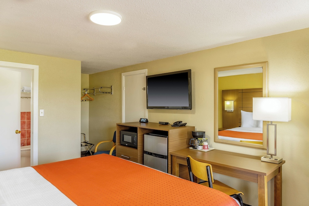Motel6 Campbellford 30/50