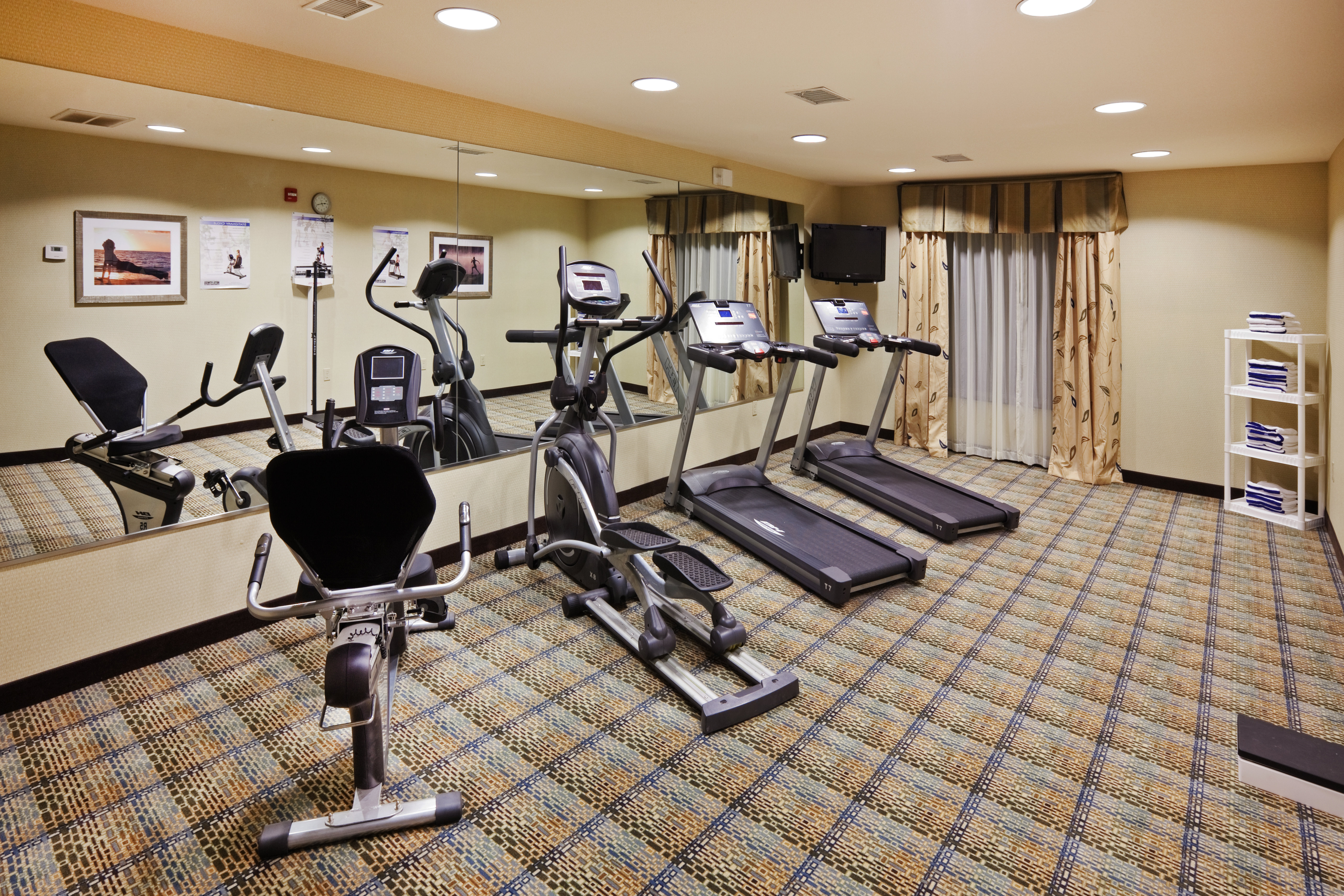 Holiday Inn Express Hotel & Suites Okmulgee 34/55