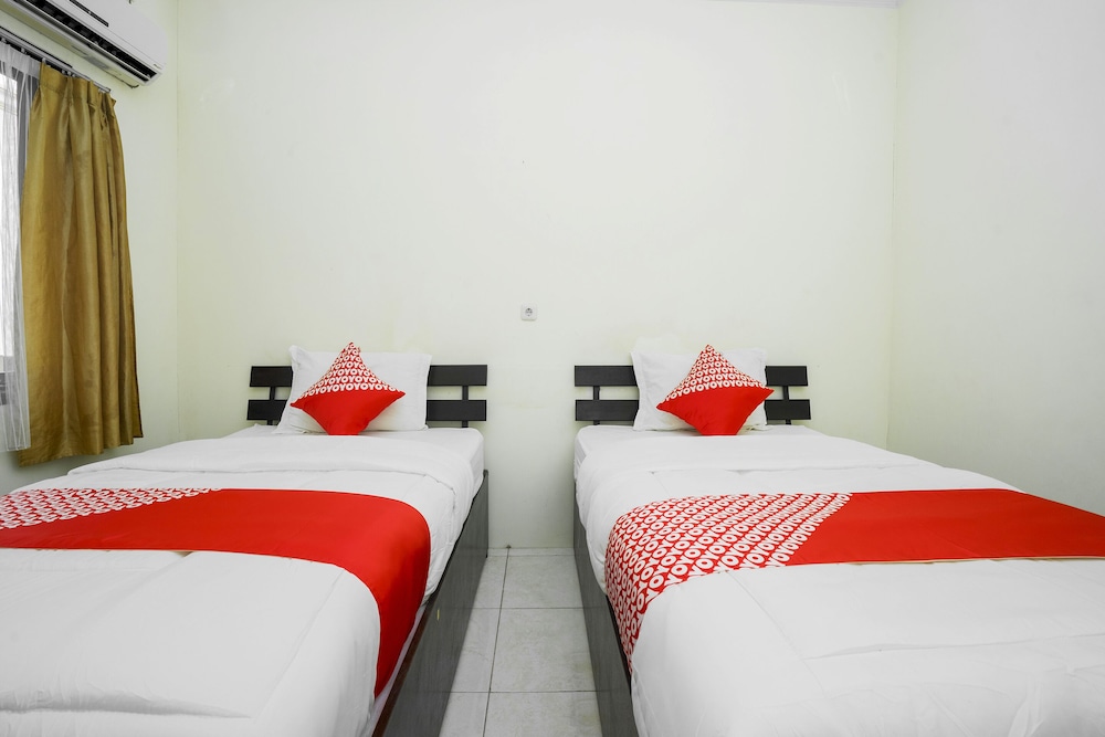 OYO 2319 Tengkawang Residence 8/22