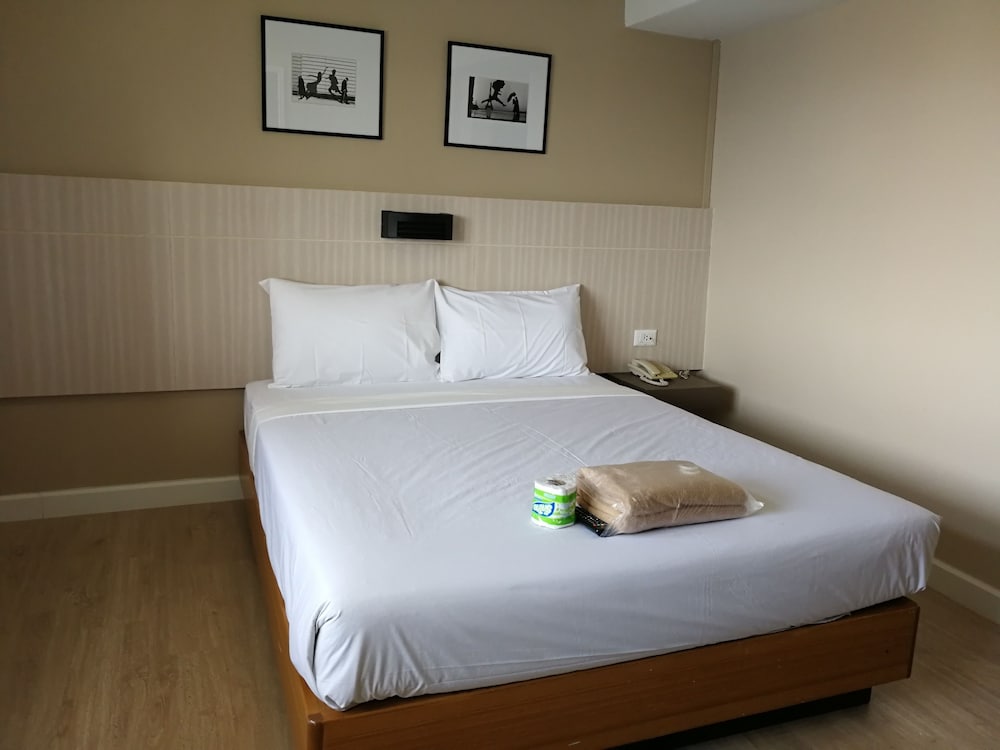Srivichai Hotel 25/50