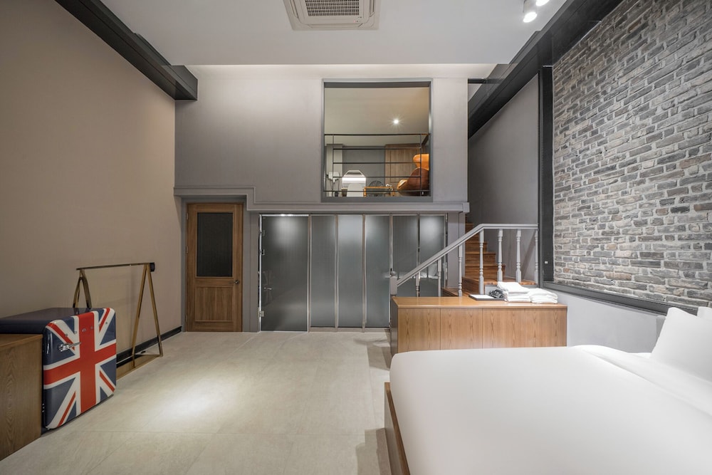 Piano Hotel 20/65