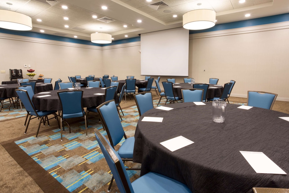 Drury Inn & Suites Colorado Springs 38/50
