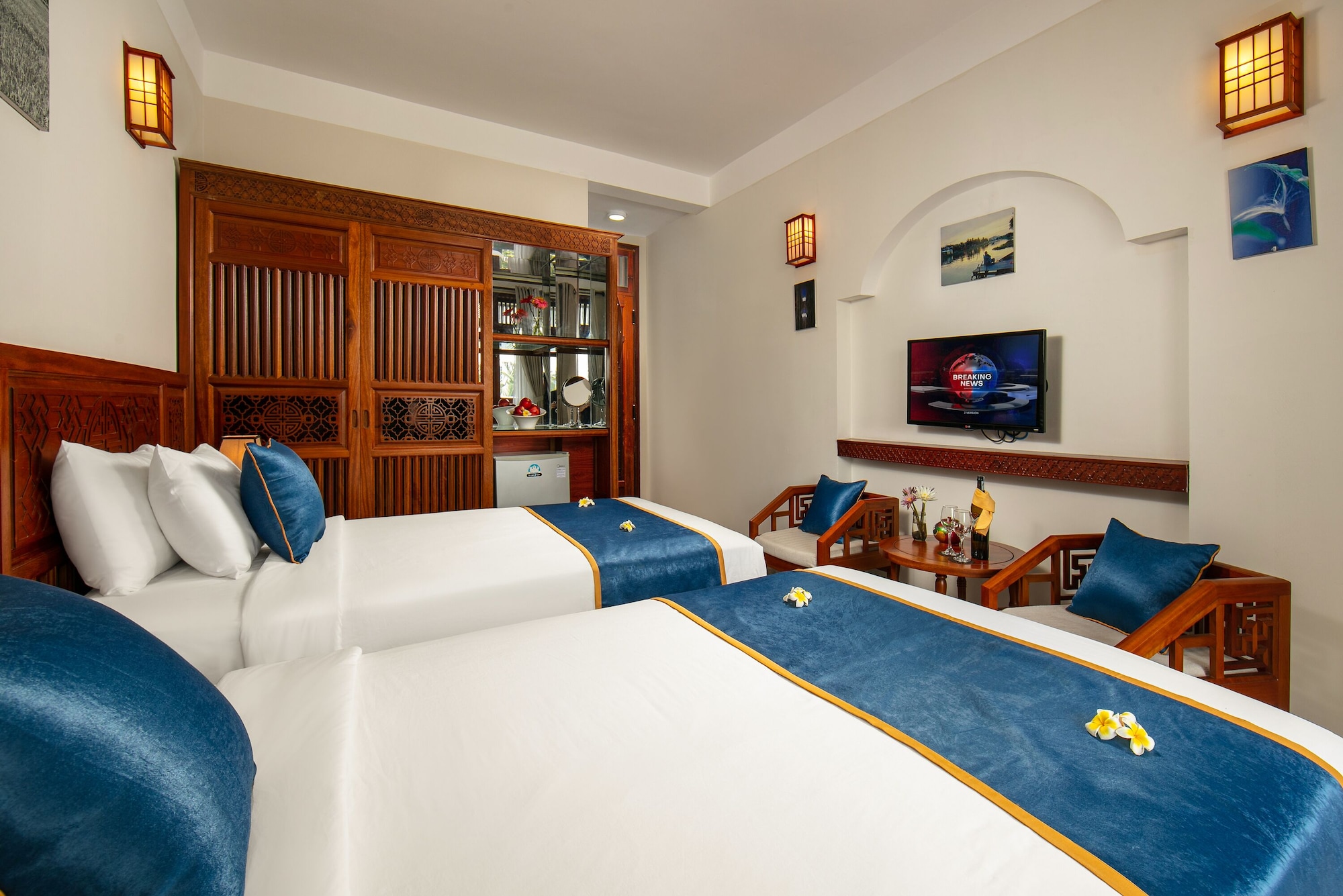 DELUXE, DOUBLE OR TWIN BED, BALCONY