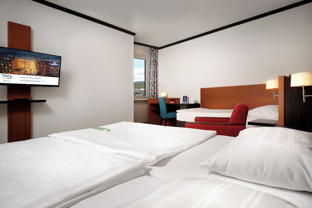 Trans World Hotel Donauwelle 7/50