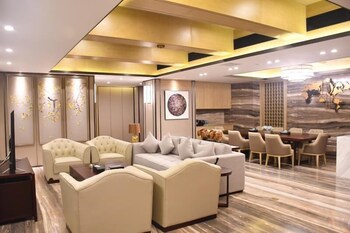 Wyndham Grand Maoming 33/38