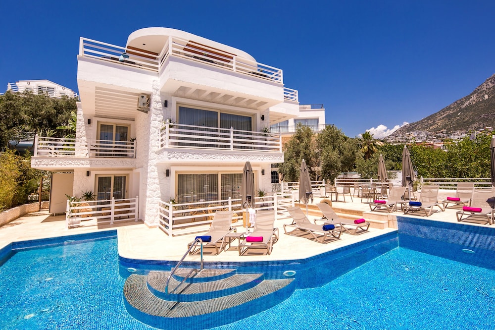 Kalkan Saray Suites Hotel 2/74