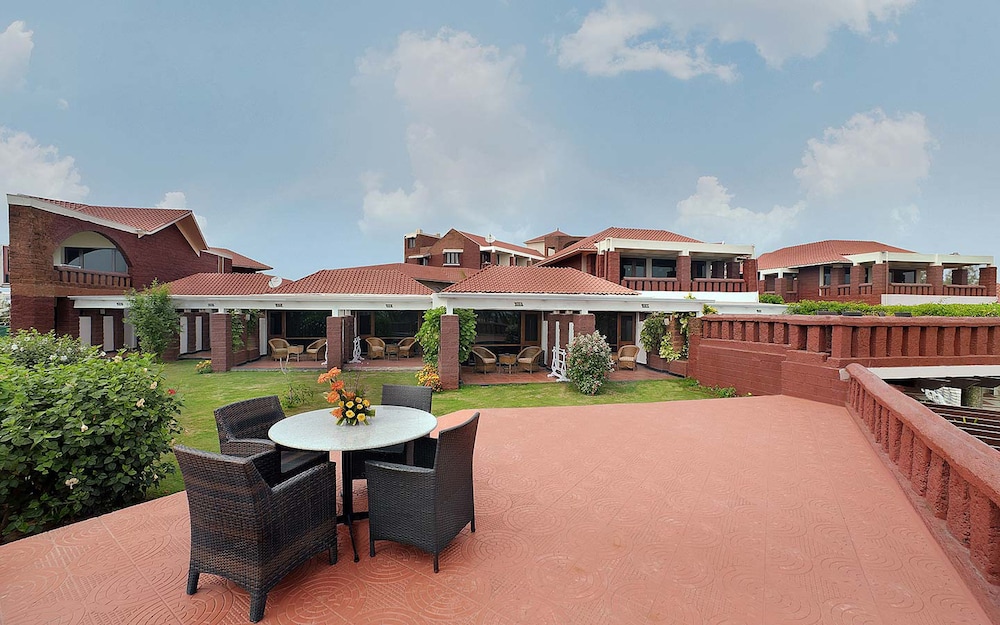 Mayfair Heritage, Puri 31/37