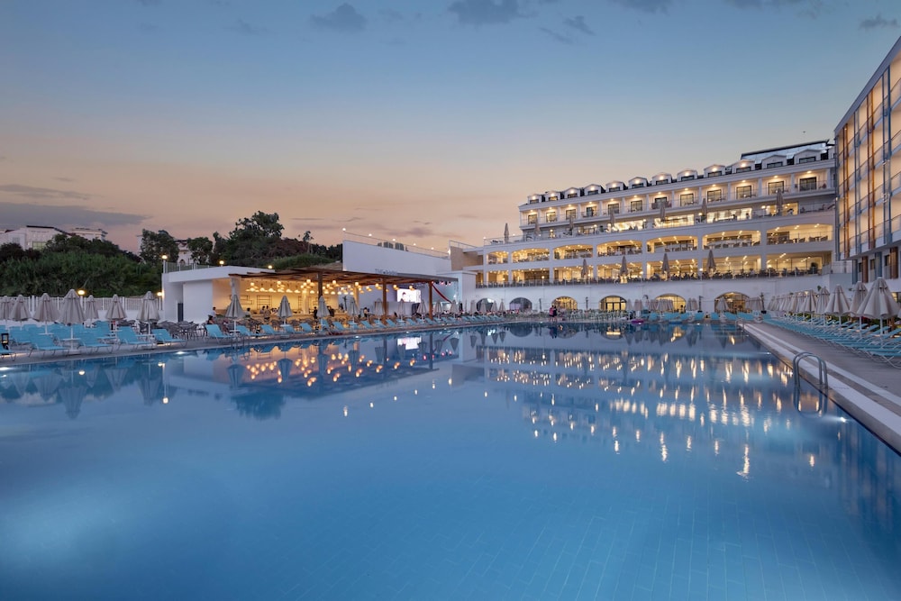 Arcanus Hotels Trendline Side 48/50