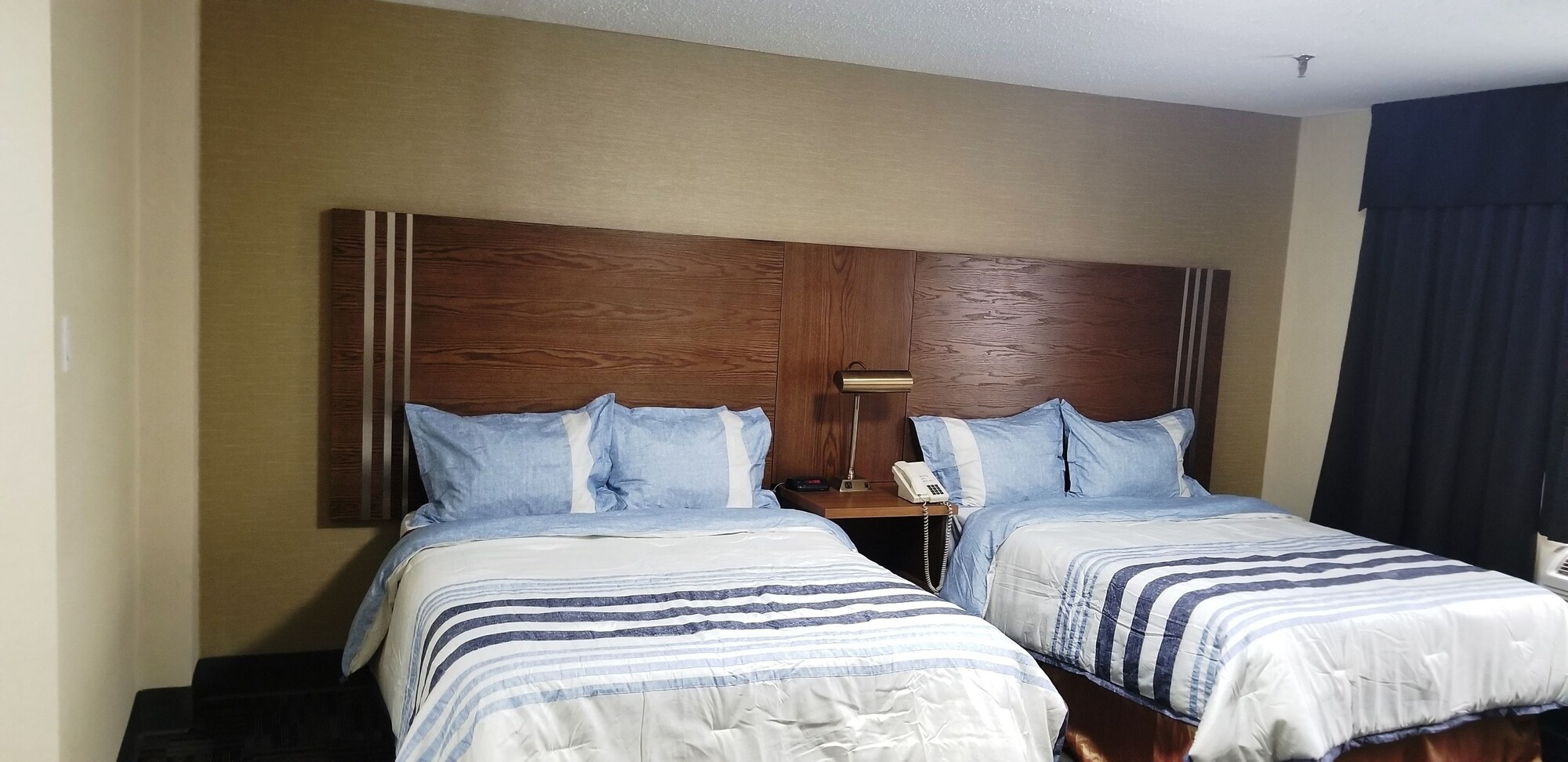 ROOM, 2 DOUBLE BEDS