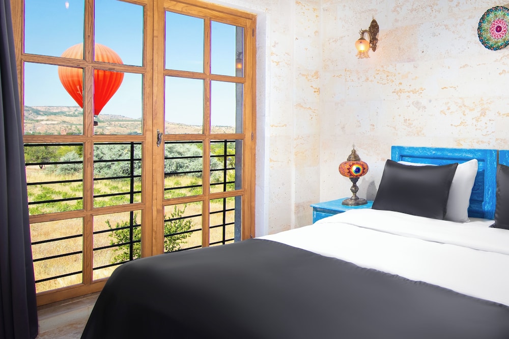 Moonstone in Cappadocia 13/47