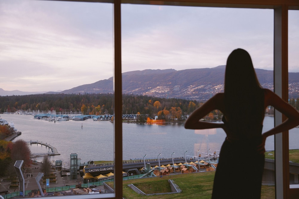 Fairmont Pacific Rim 44/50
