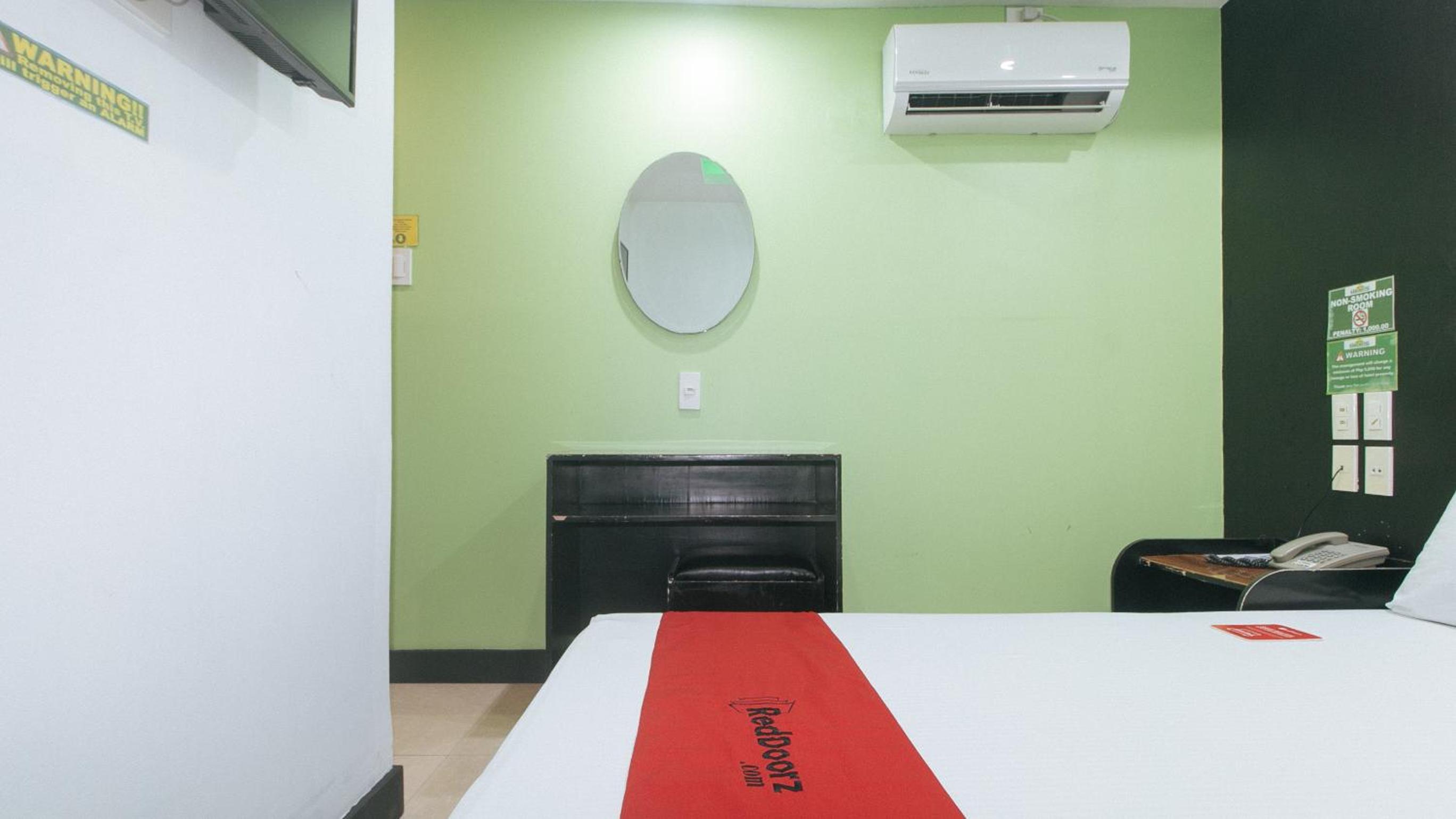 OYO 717 Ranchotel Bayanan 33/50
