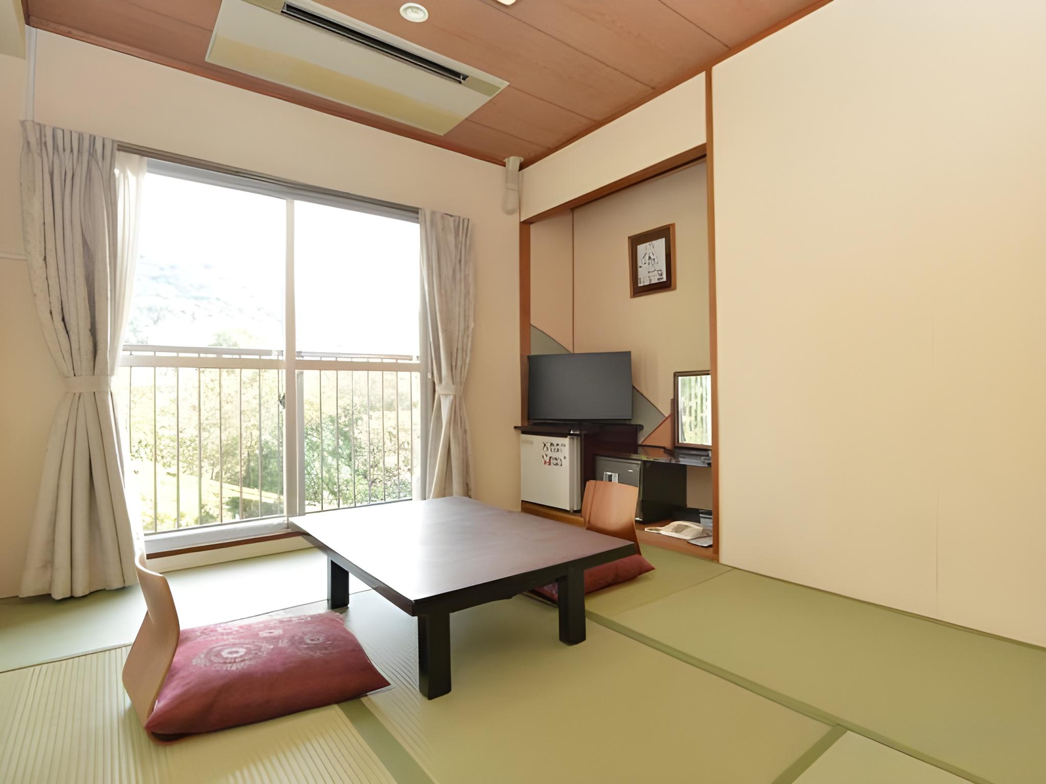 Japanese, 6 Futon Beds