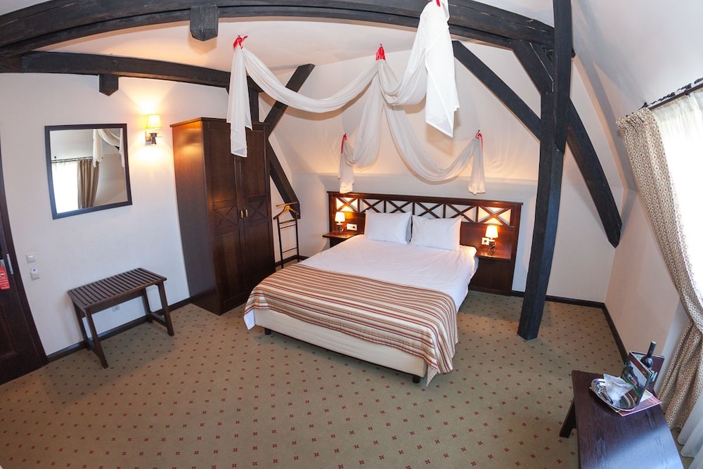 جناح جونيور