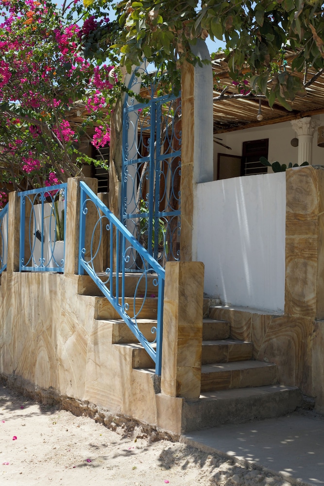 Barabara House 39/49
