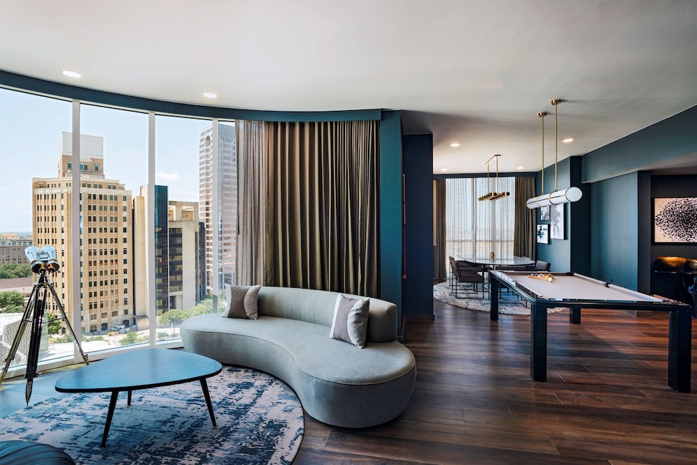 Thompson San Antonio - Riverwalk, by Hyatt 54/77