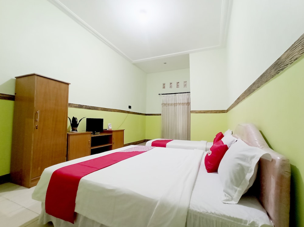OYO 563 Damar Mas Resort Lereng Kelud 35/61