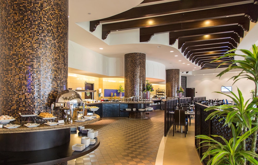 Bahi Ajman Palace Hotel 7/73