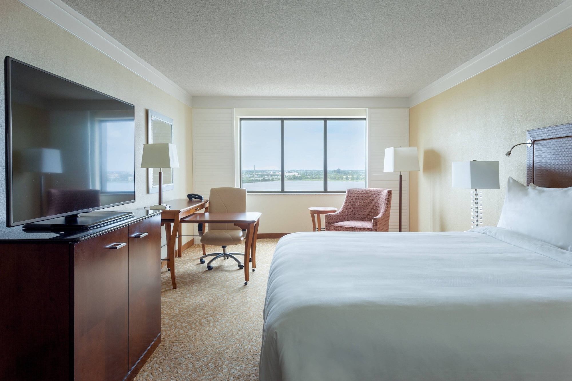 ROOM, DOUBLE BED