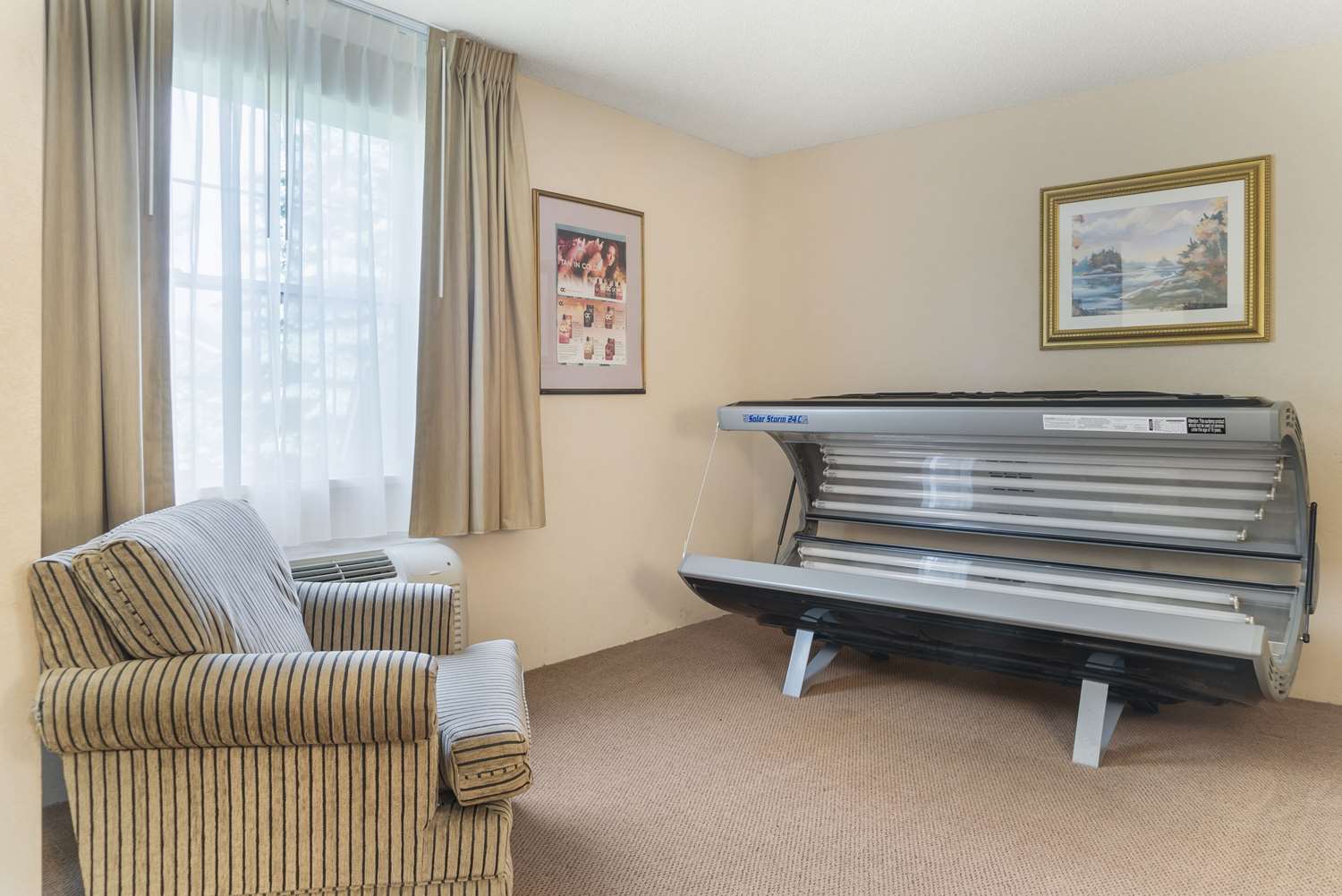 Quality Inn & Suites Manistique, MI 1/4