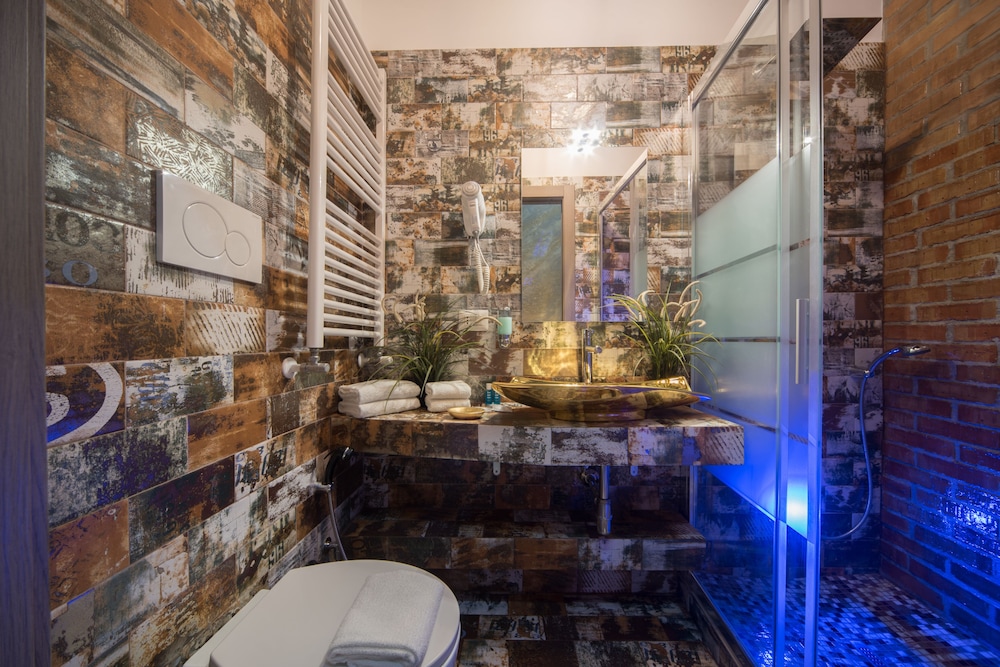 Navona Rooms with Jacuzzi 48/71