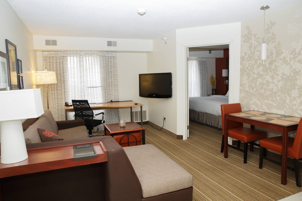 MainStay Suites Appleton Airport - Fox River Mall Area 28/46