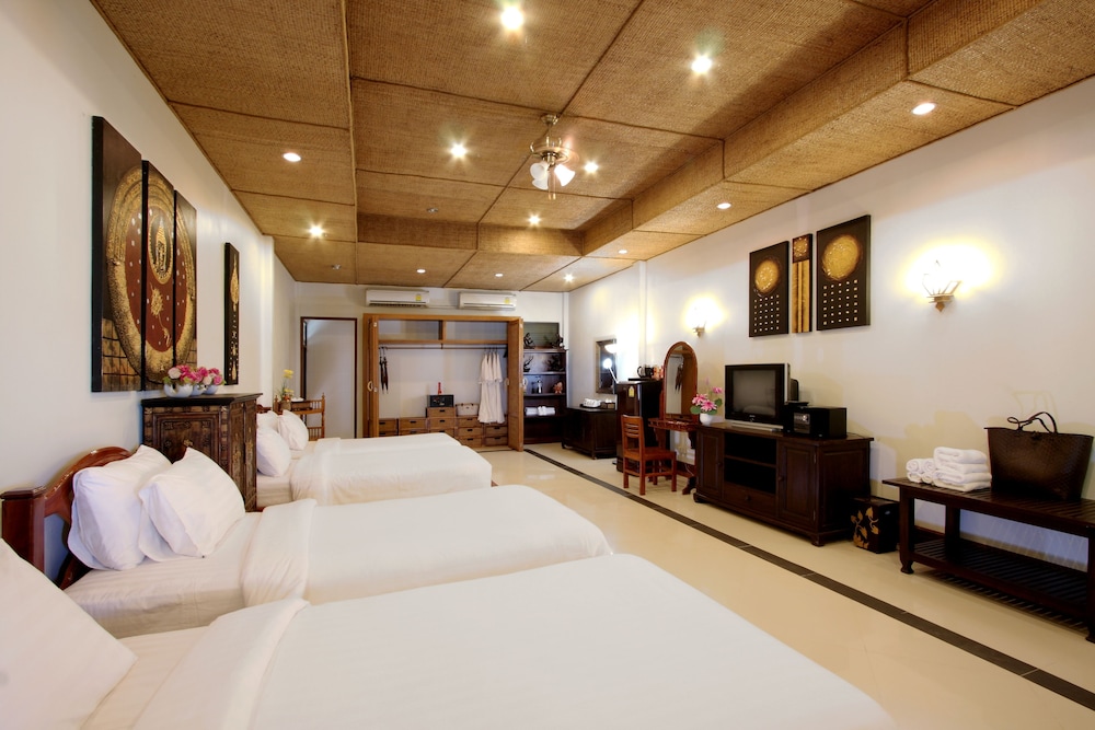 Racha Island Resort (ex Rayaburi Resort) 10/50