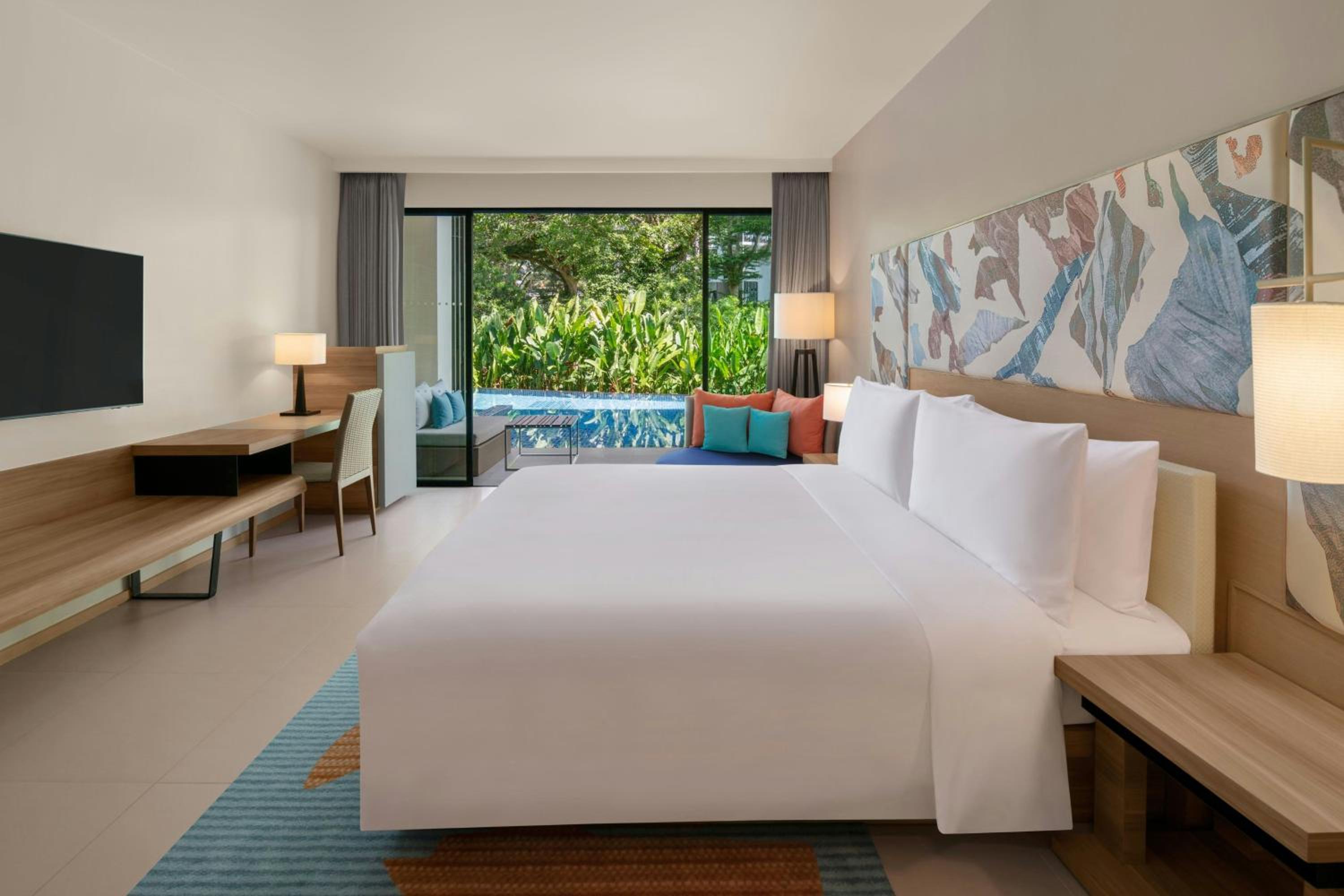 Guest Room, Premium, King Bed, Pool Access